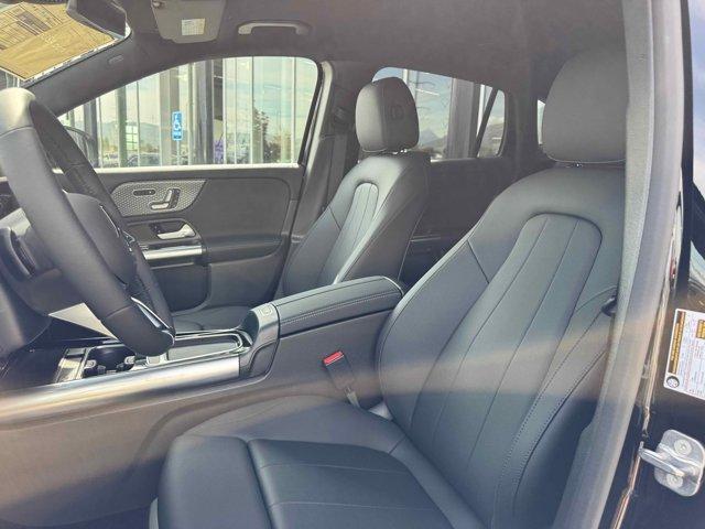 new 2025 Mercedes-Benz GLA 250 car, priced at $47,295