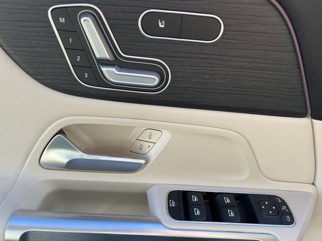 new 2025 Mercedes-Benz GLB 250 car, priced at $55,385