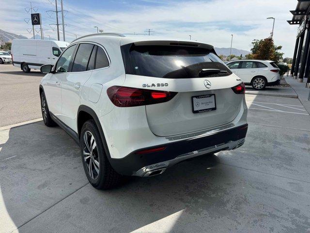 new 2025 Mercedes-Benz GLA 250 car, priced at $47,295
