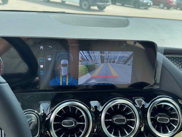 new 2025 Mercedes-Benz GLA 250 car, priced at $47,295
