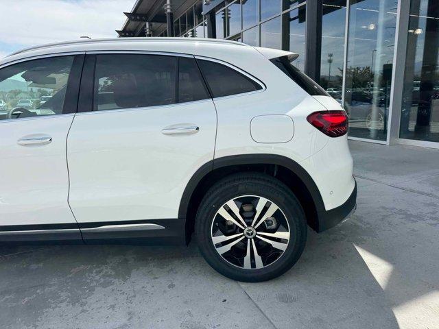 new 2025 Mercedes-Benz GLA 250 car, priced at $47,295