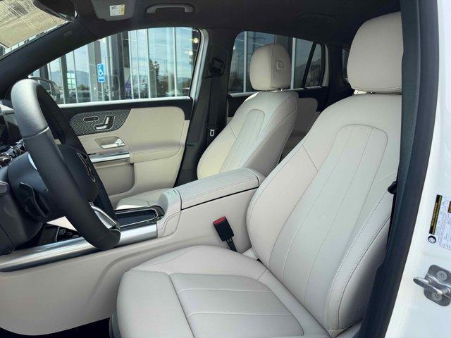 new 2025 Mercedes-Benz GLA 250 car, priced at $47,295