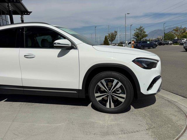 new 2025 Mercedes-Benz GLA 250 car, priced at $47,295