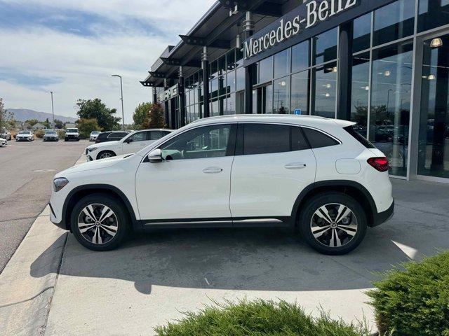 new 2025 Mercedes-Benz GLA 250 car, priced at $47,295