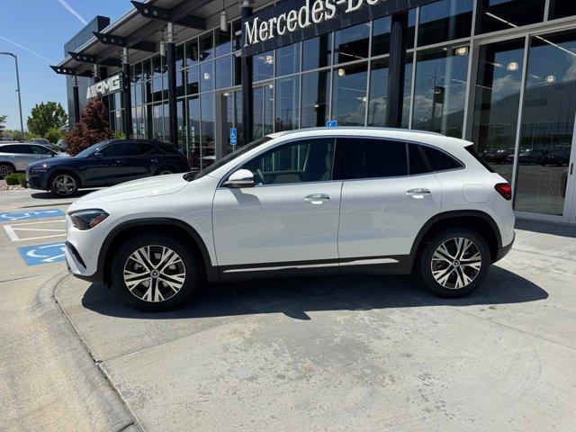 new 2025 Mercedes-Benz GLA 250 car, priced at $47,295