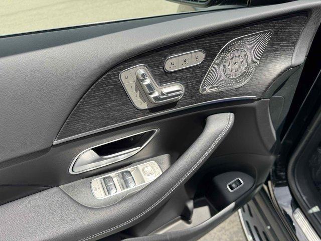 new 2025 Mercedes-Benz GLS 580 car, priced at $117,295