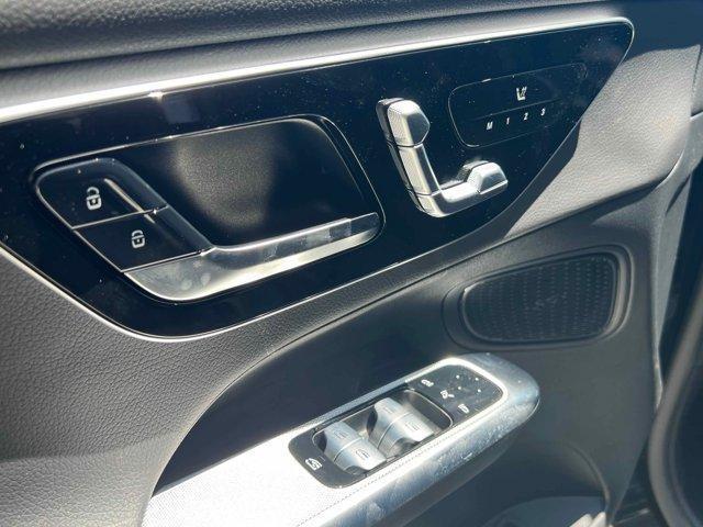new 2025 Mercedes-Benz GLC 300 car, priced at $54,095