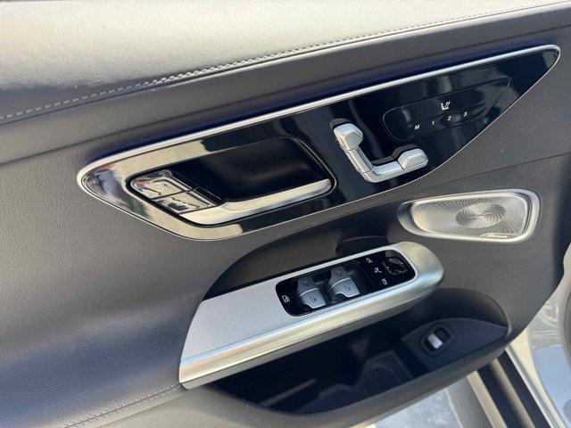 new 2025 Mercedes-Benz GLC 300 car, priced at $70,325