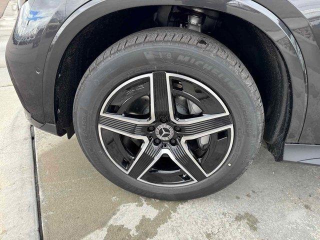 new 2025 Mercedes-Benz GLC 300 car, priced at $60,585