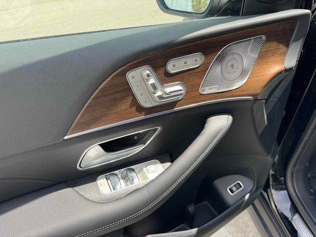 new 2025 Mercedes-Benz GLS 450 car, priced at $93,395