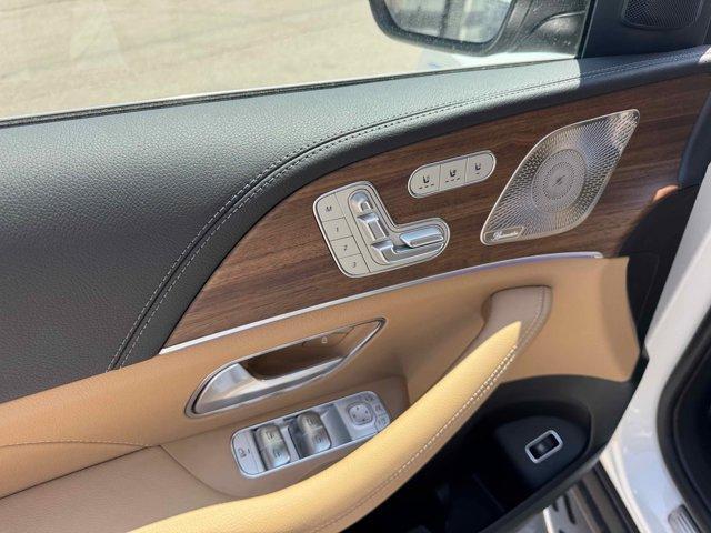 new 2025 Mercedes-Benz GLS 580 car, priced at $120,865