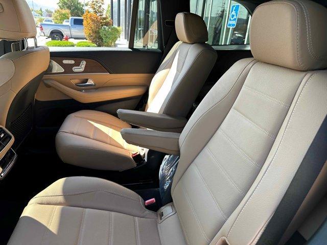new 2025 Mercedes-Benz GLS 580 car, priced at $119,065