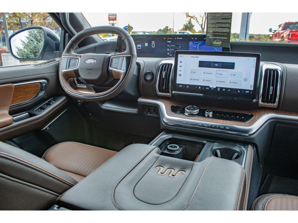 new 2025 Ford Expedition Max car, priced at $91,019