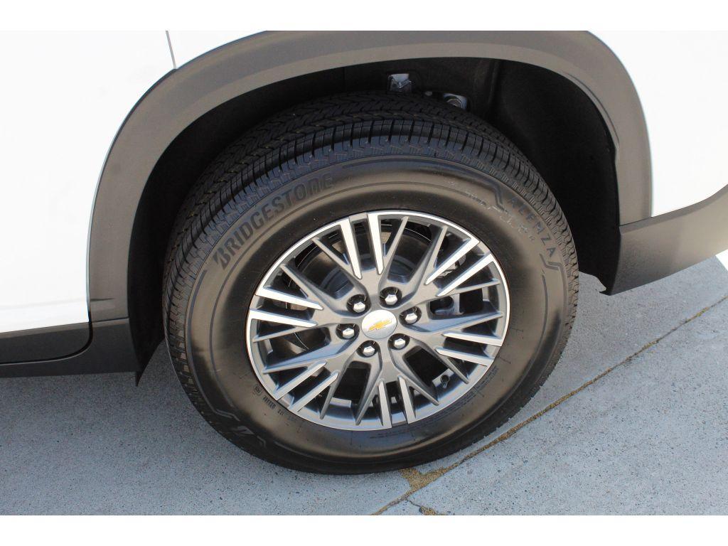 new 2025 Chevrolet Traverse car, priced at $41,000