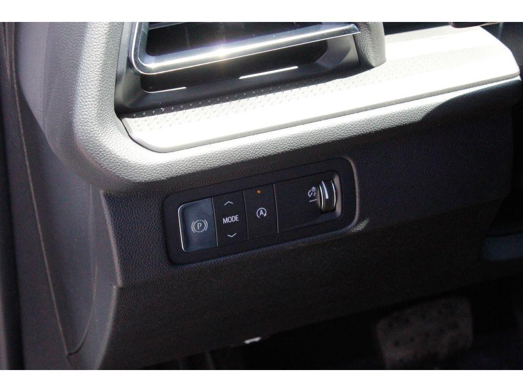 new 2025 Chevrolet Traverse car, priced at $41,000
