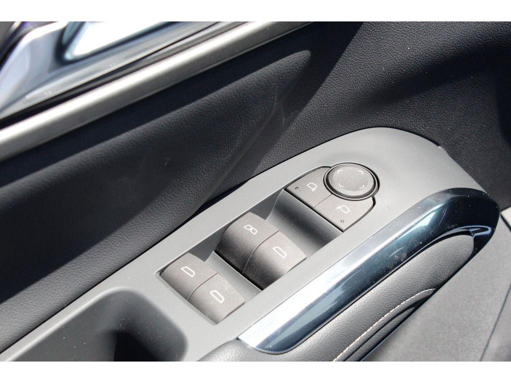 new 2025 Chevrolet Traverse car, priced at $41,000