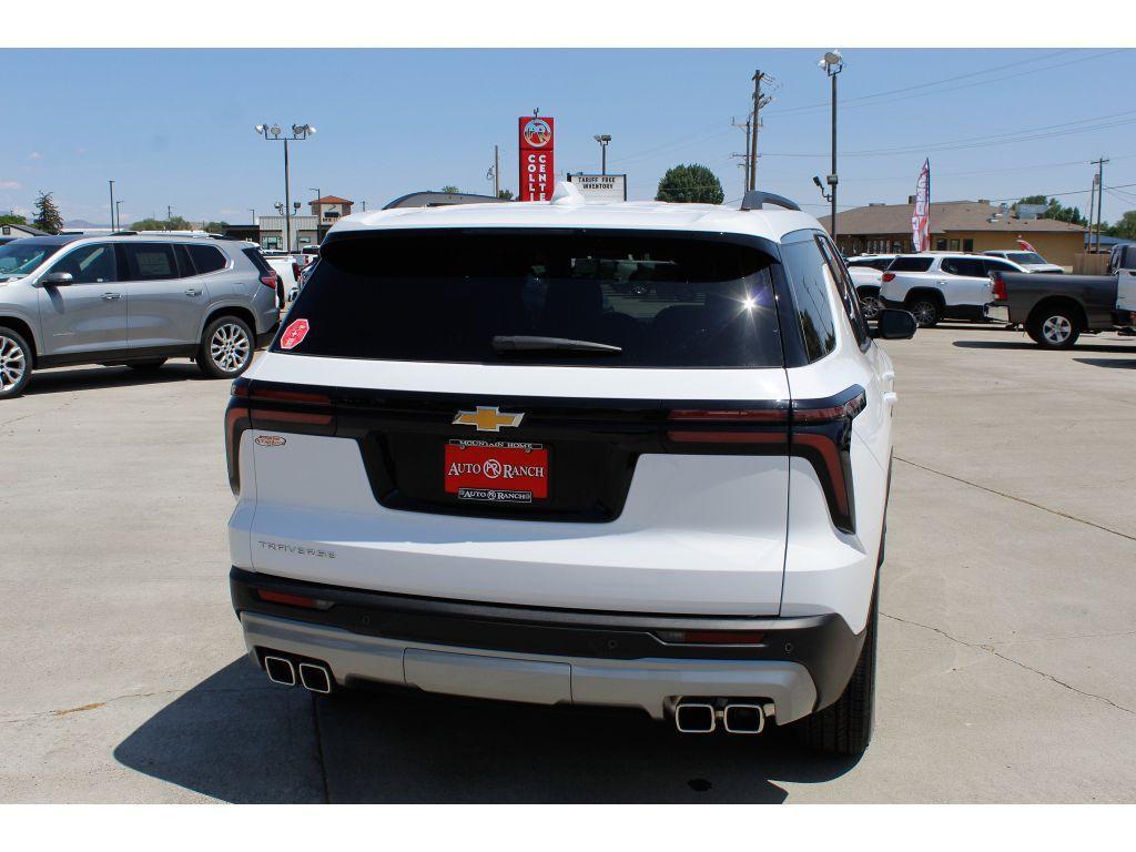 new 2025 Chevrolet Traverse car, priced at $41,000