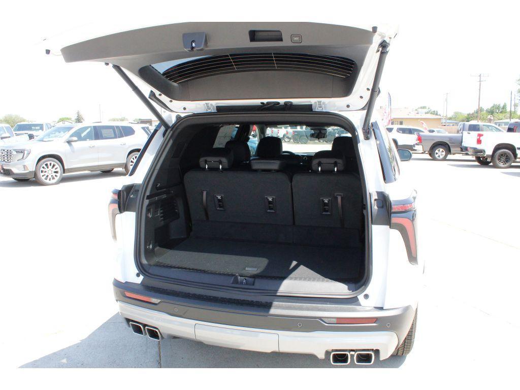 new 2025 Chevrolet Traverse car, priced at $41,000