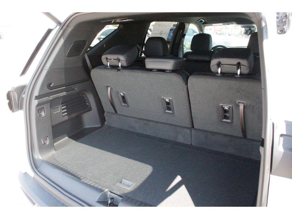 new 2025 Chevrolet Traverse car, priced at $41,000