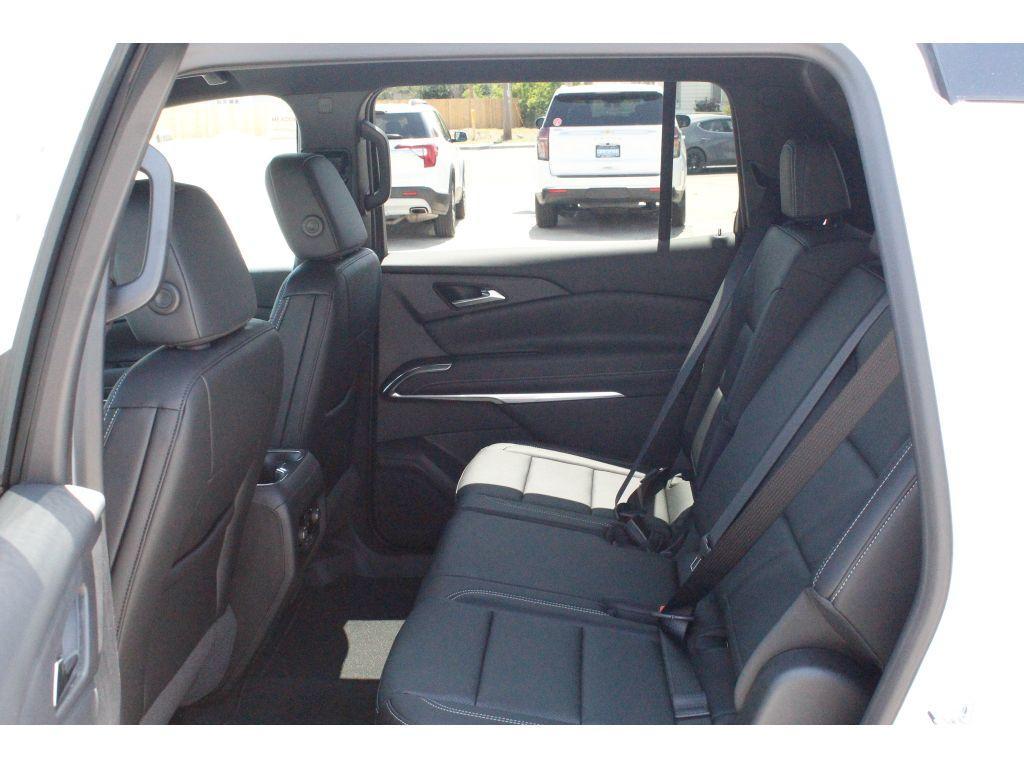 new 2025 Chevrolet Traverse car, priced at $41,000