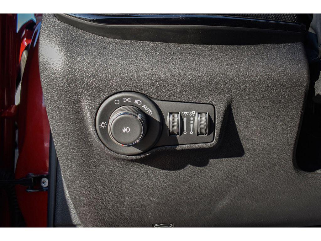 new 2025 Jeep Compass car, priced at $27,000