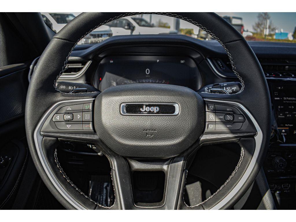 new 2025 Jeep Grand Cherokee car, priced at $40,000