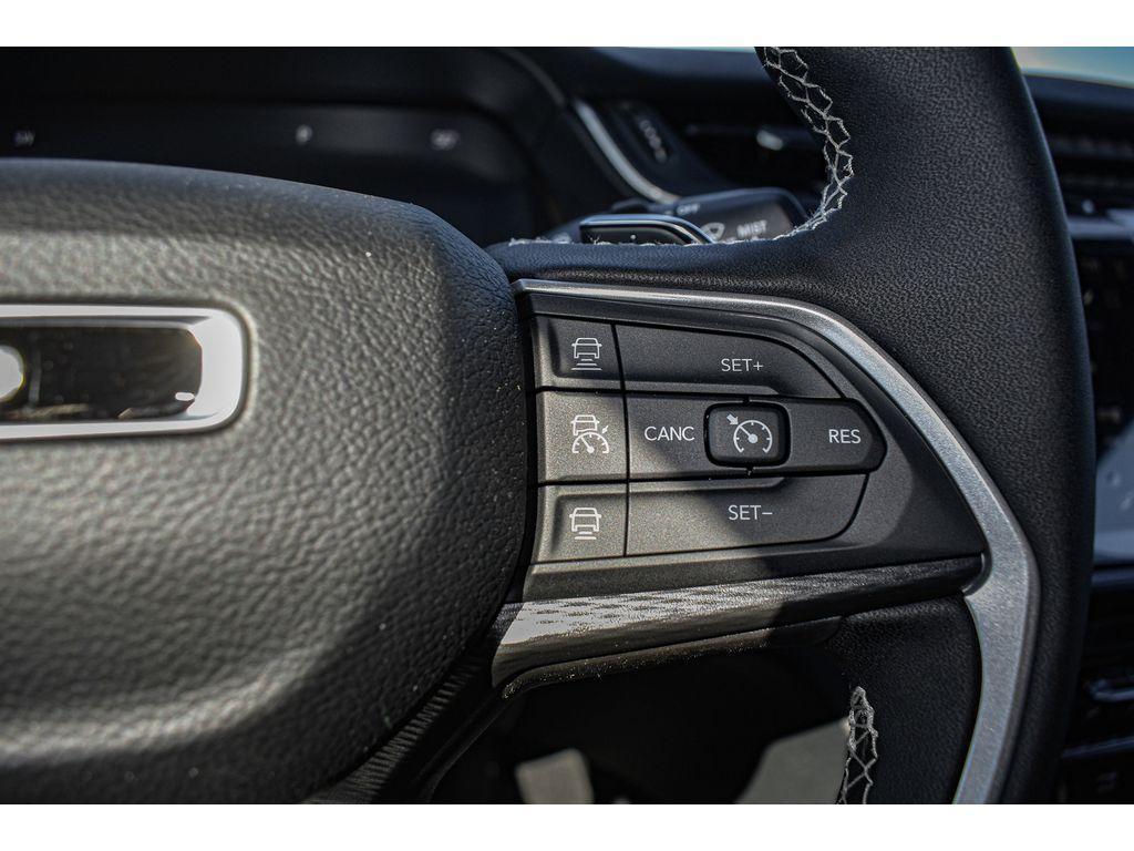 new 2025 Jeep Grand Cherokee car, priced at $40,000