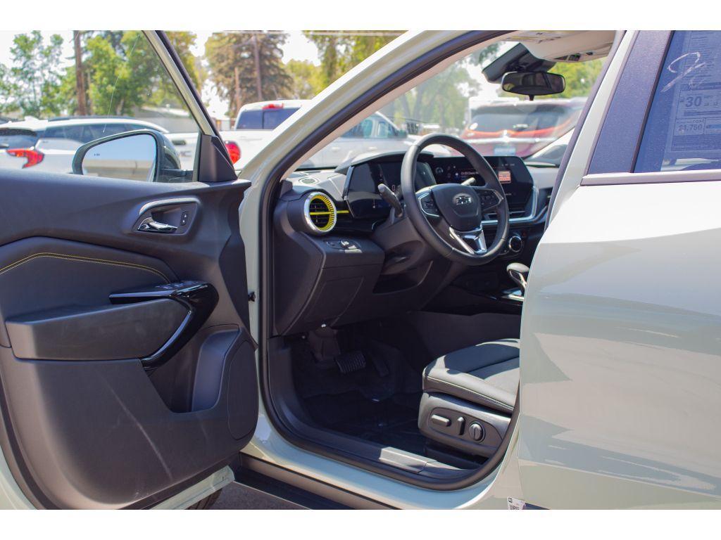 new 2025 Chevrolet Trax car, priced at $26,500