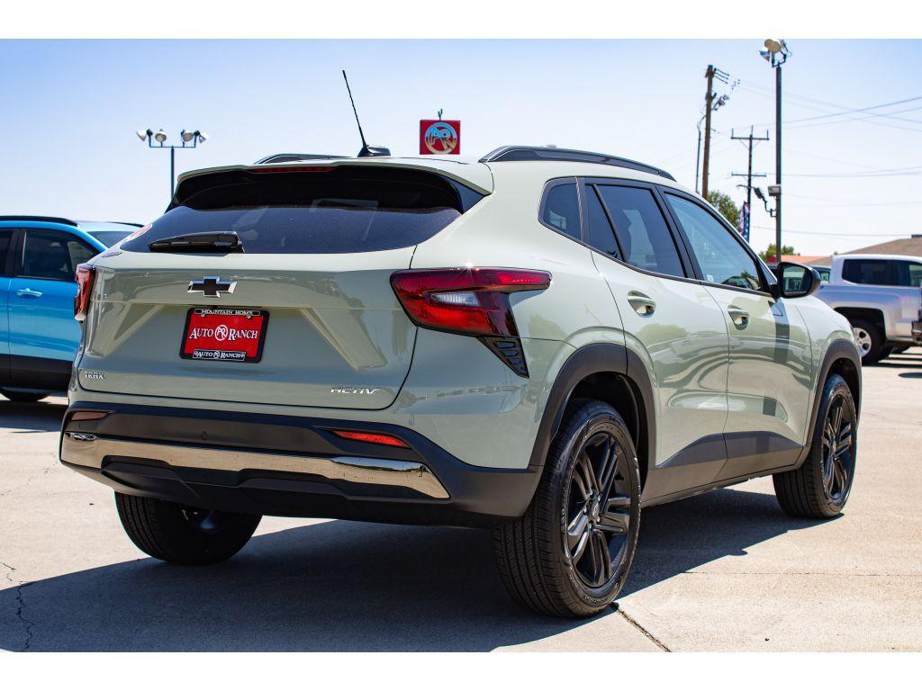 new 2025 Chevrolet Trax car, priced at $26,500