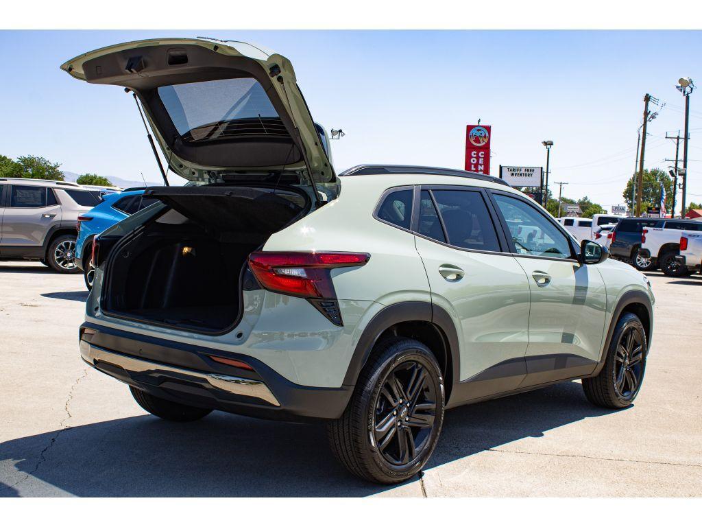new 2025 Chevrolet Trax car, priced at $26,500