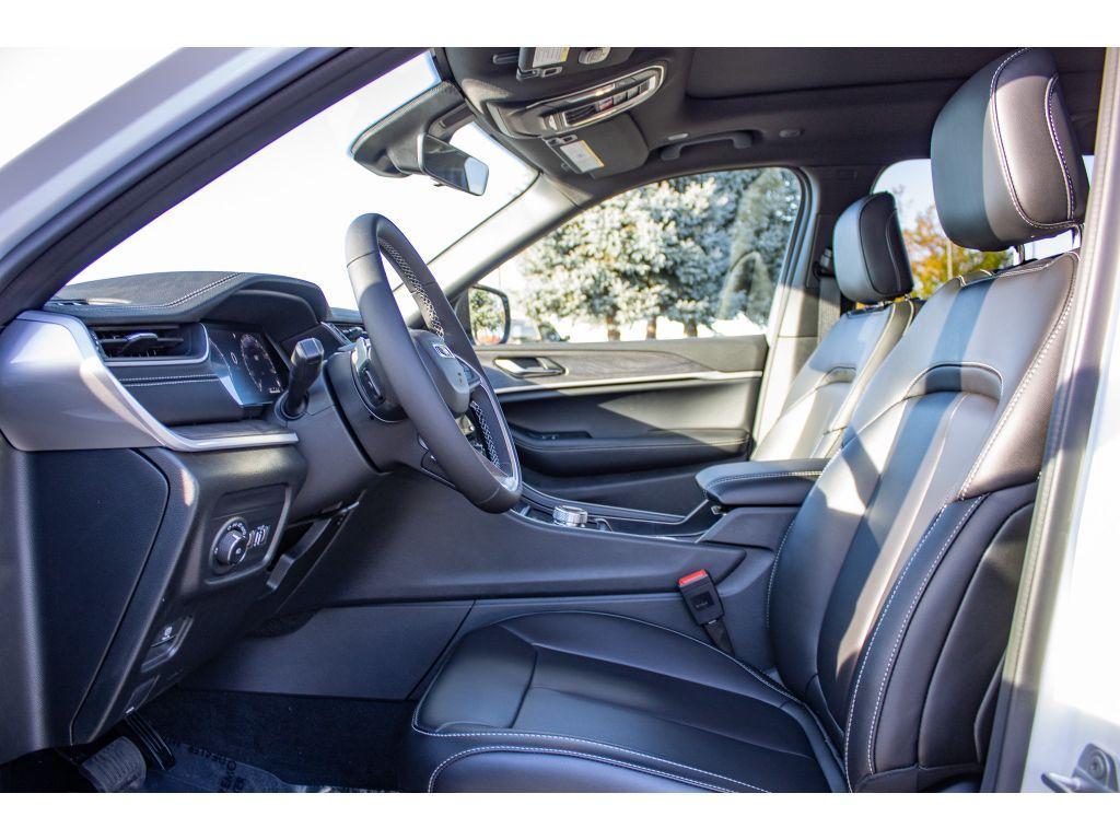 new 2025 Jeep Grand Cherokee L car, priced at $46,500