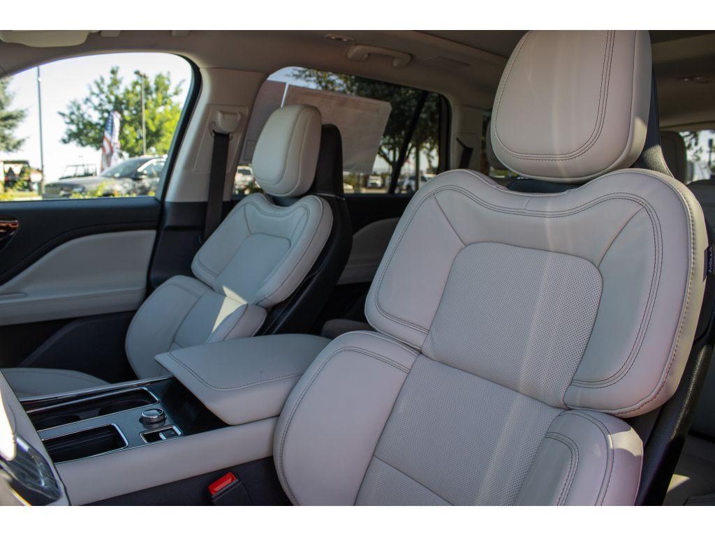 new 2025 Lincoln Aviator car, priced at $77,500