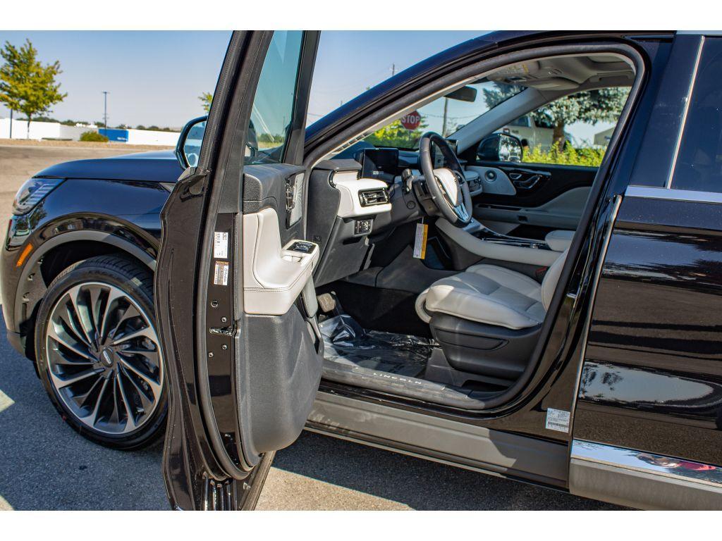 new 2025 Lincoln Aviator car, priced at $77,500