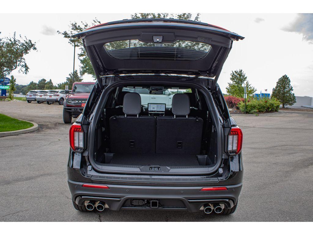 new 2025 Ford Explorer car, priced at $55,500