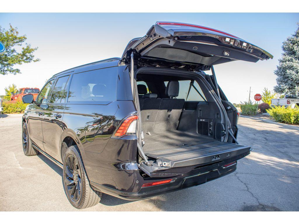new 2025 Lincoln Navigator L car, priced at $110,000