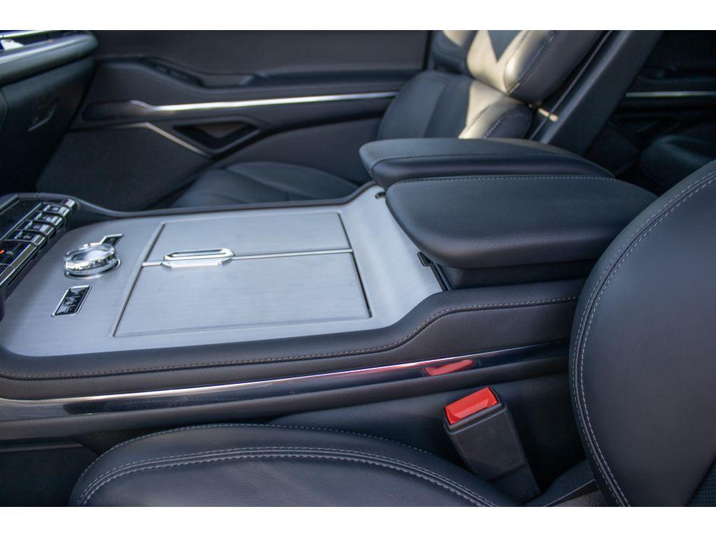 new 2025 Lincoln Navigator L car, priced at $110,000
