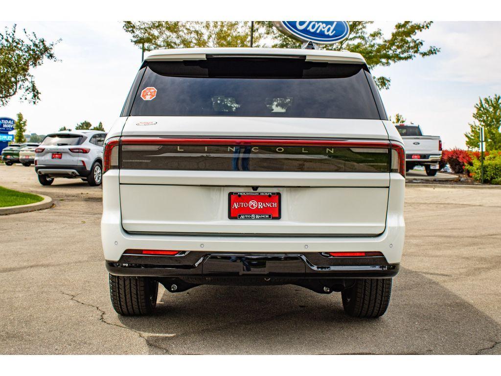 new 2025 Lincoln Navigator car, priced at $108,000