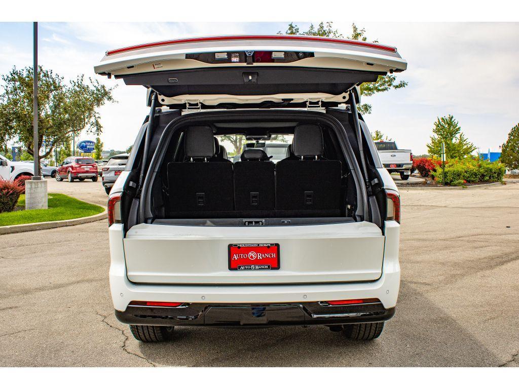 new 2025 Lincoln Navigator car, priced at $108,000