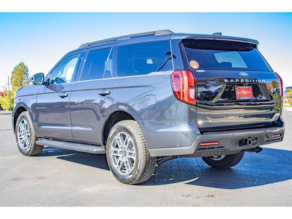 new 2025 Ford Expedition car, priced at $71,499