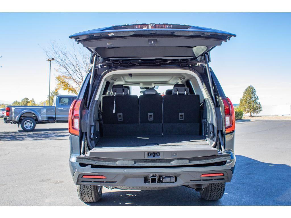 new 2025 Ford Expedition car, priced at $71,499