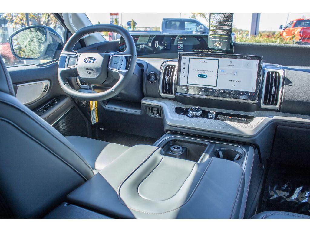 new 2025 Ford Expedition car, priced at $71,499