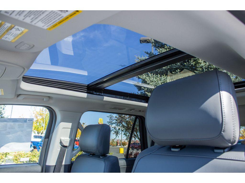 new 2025 Ford Expedition car, priced at $71,499