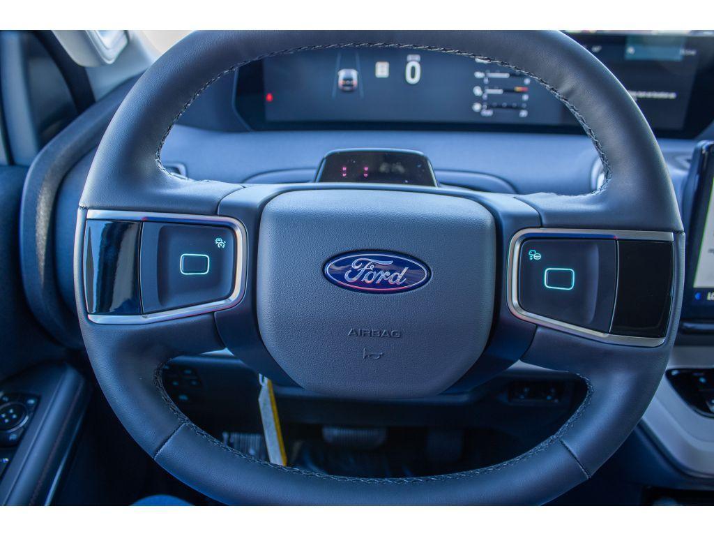 new 2025 Ford Expedition car, priced at $71,499