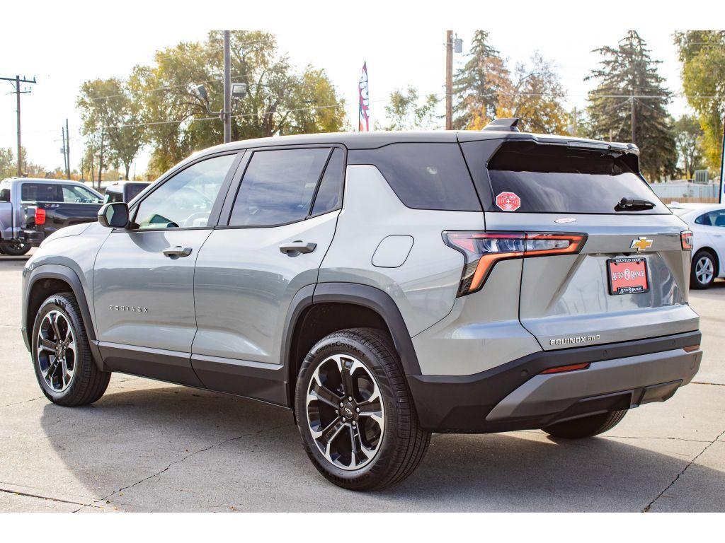 new 2026 Chevrolet Equinox car, priced at $33,999