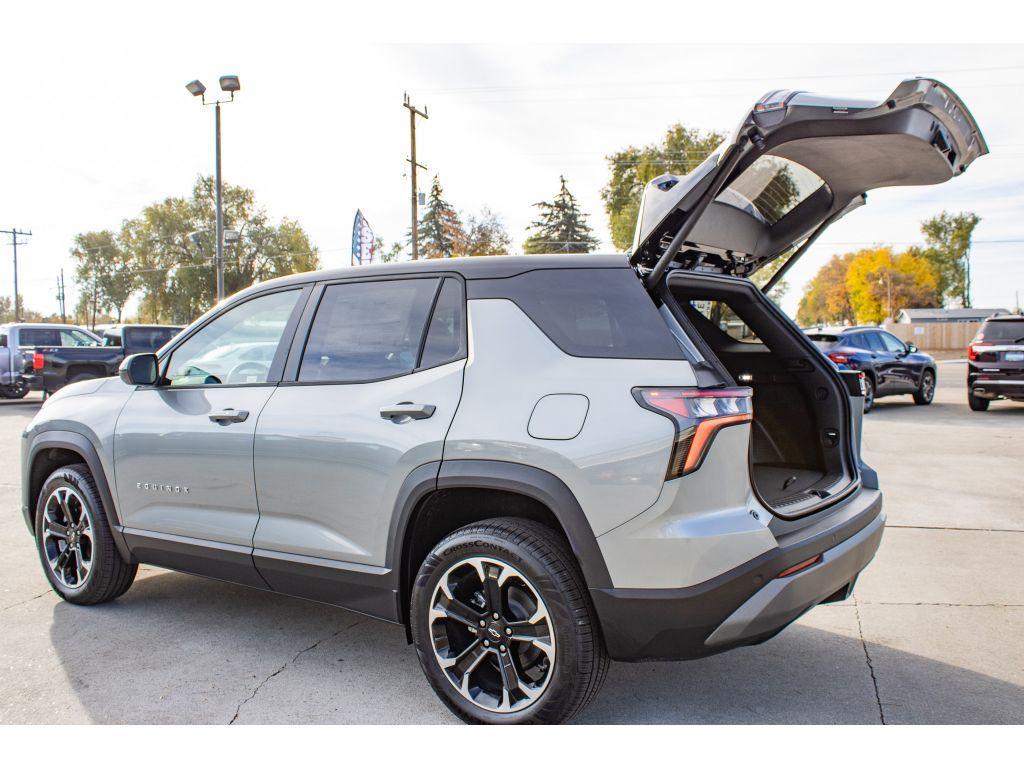 new 2026 Chevrolet Equinox car, priced at $33,999