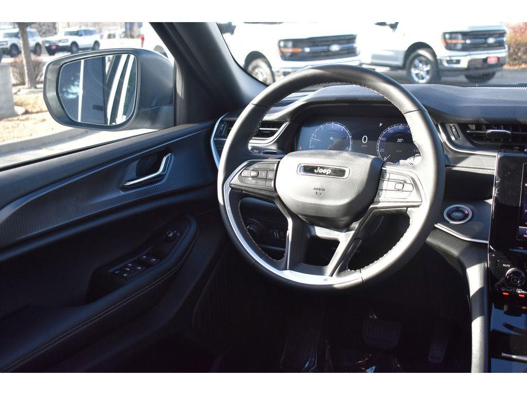 new 2025 Jeep Grand Cherokee car, priced at $35,500