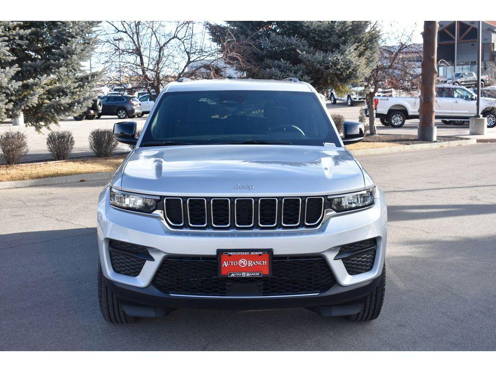 new 2025 Jeep Grand Cherokee car, priced at $35,500