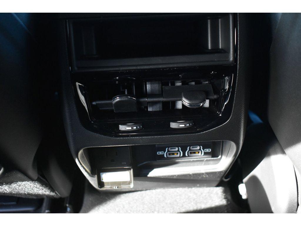 new 2025 Jeep Grand Cherokee car, priced at $35,500