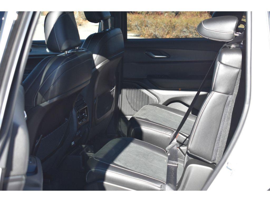 new 2025 Jeep Grand Cherokee L car, priced at $40,500
