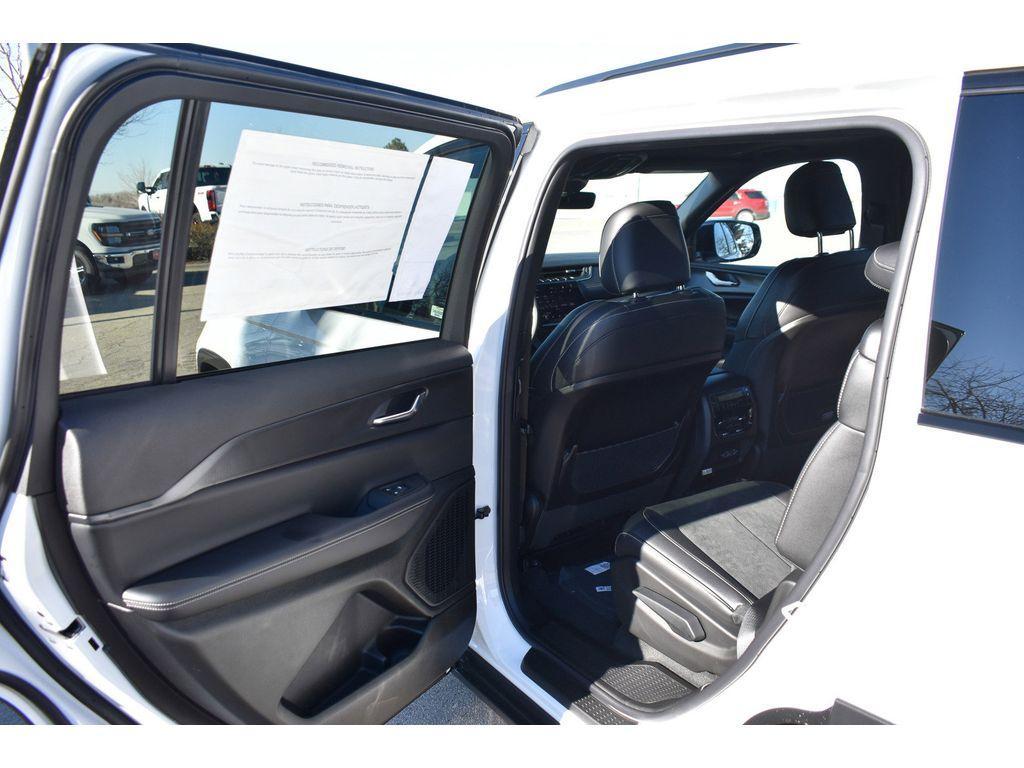 new 2025 Jeep Grand Cherokee L car, priced at $40,500